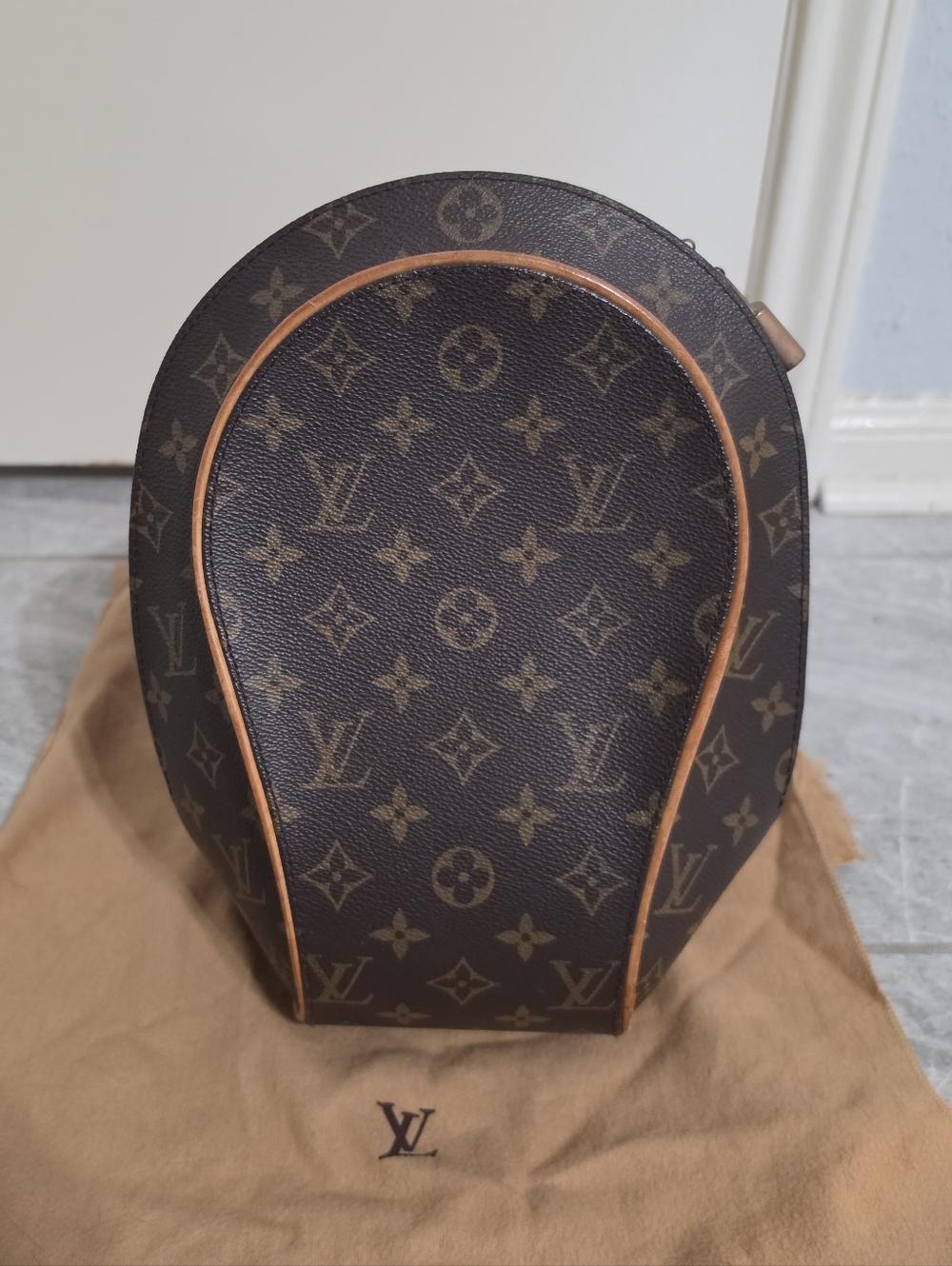 Louis Vuitton Monogram Round Crossbody Bag - Brown/Tan